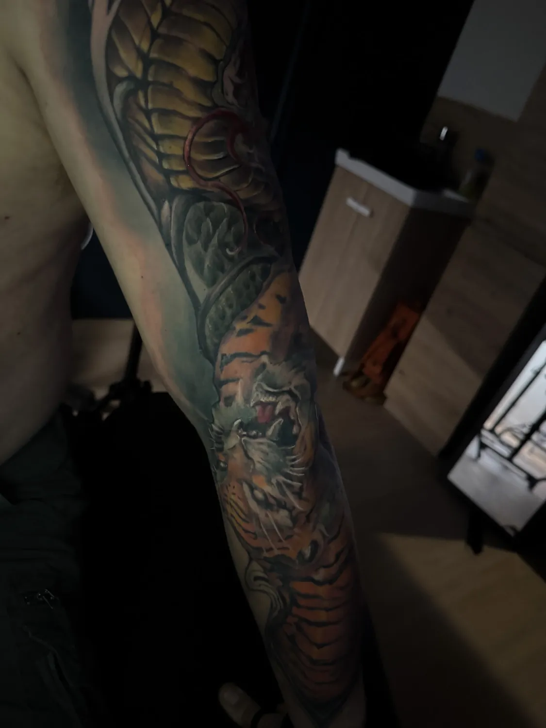 tatoueur minimaliste montgermont