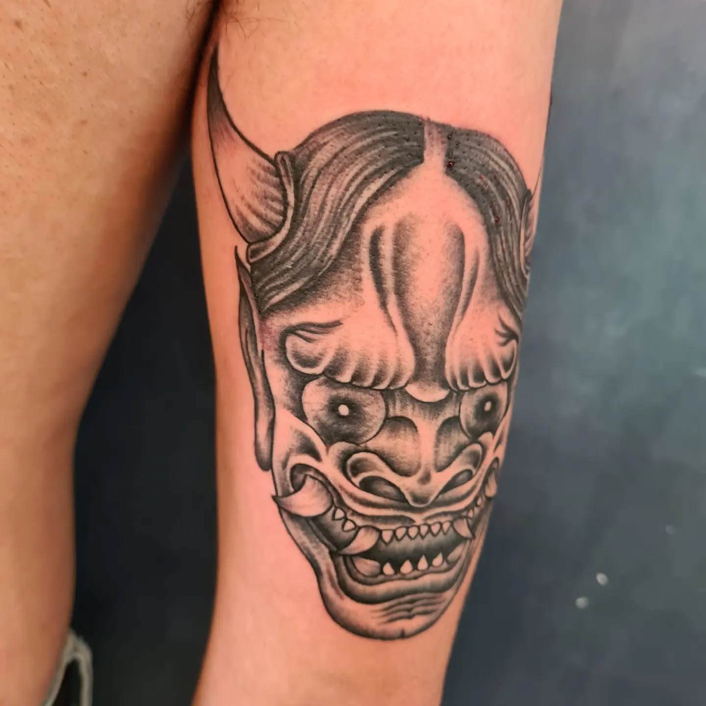 tatoueur minimaliste saint jacques de la lande