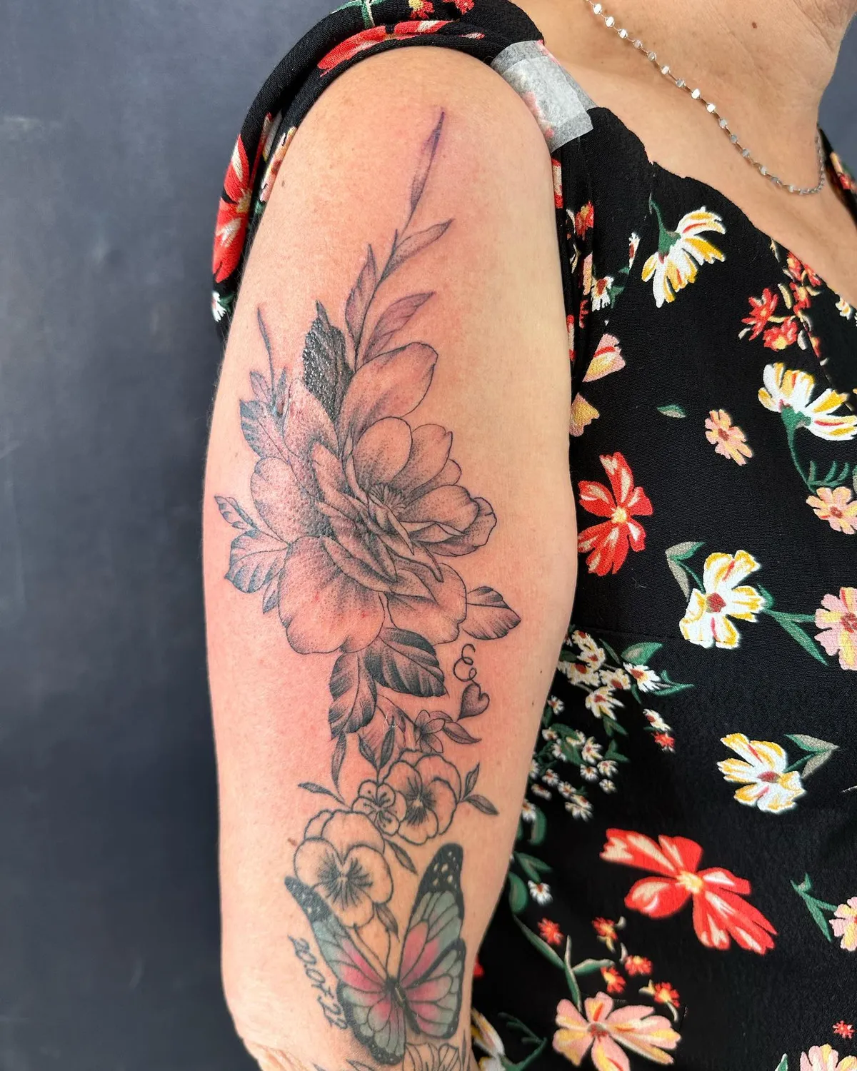 tatoueur minimaliste saint jacques de la lande